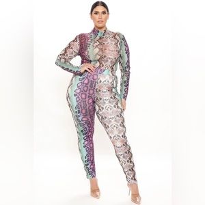 Fashion Nova Plus Slither To Me Legging Set